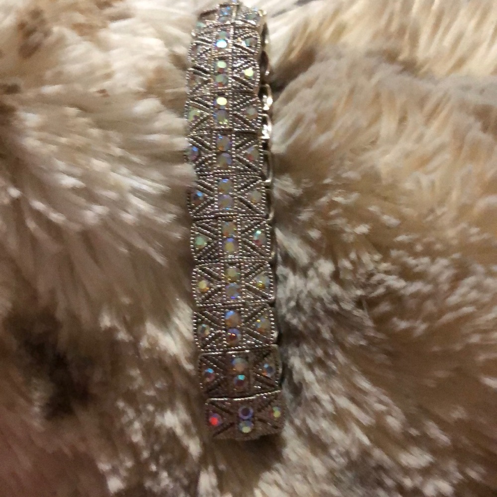 Beautiful sparkling bracelet with tag